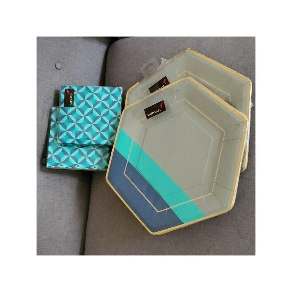 Papyrus‎ Home dinner plates 8 x 2 packages + 20 beverage napkins x 2 packages